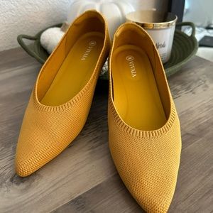 Vivaia yellow gold flat size 38